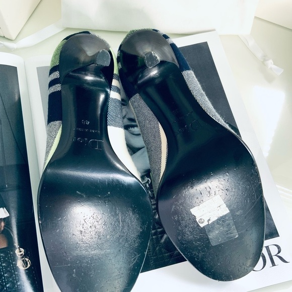 DIOR by JOHN GALLIANO Blue & Green Plaid D'TRICK Schoolgirl Pumps - Picture 7 of 9